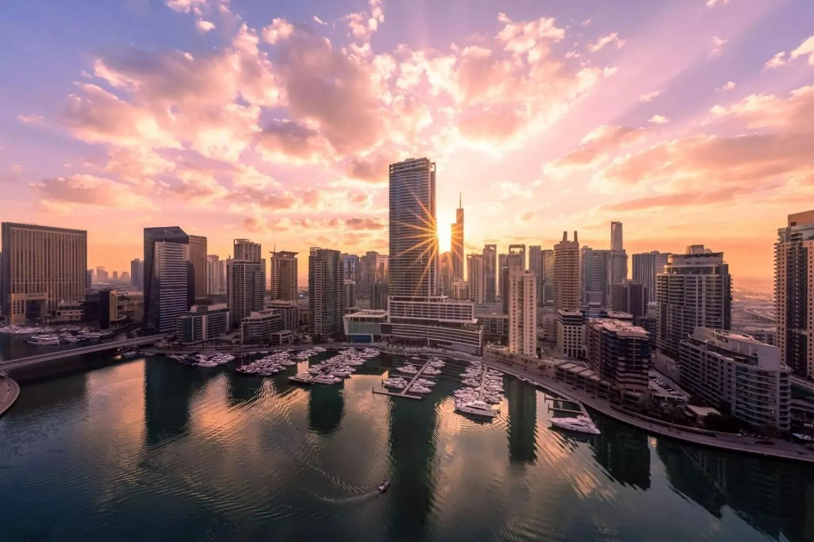 Vida Dubai Marina Emaar Seaview New One Bedrrom 65Sqm location